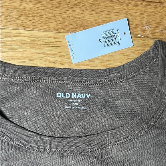 Set of 2 | NWT | Old Navy Women's 100% Cotton Short  Sleeve Ts in Tan and Purple - Picture 2 of 10